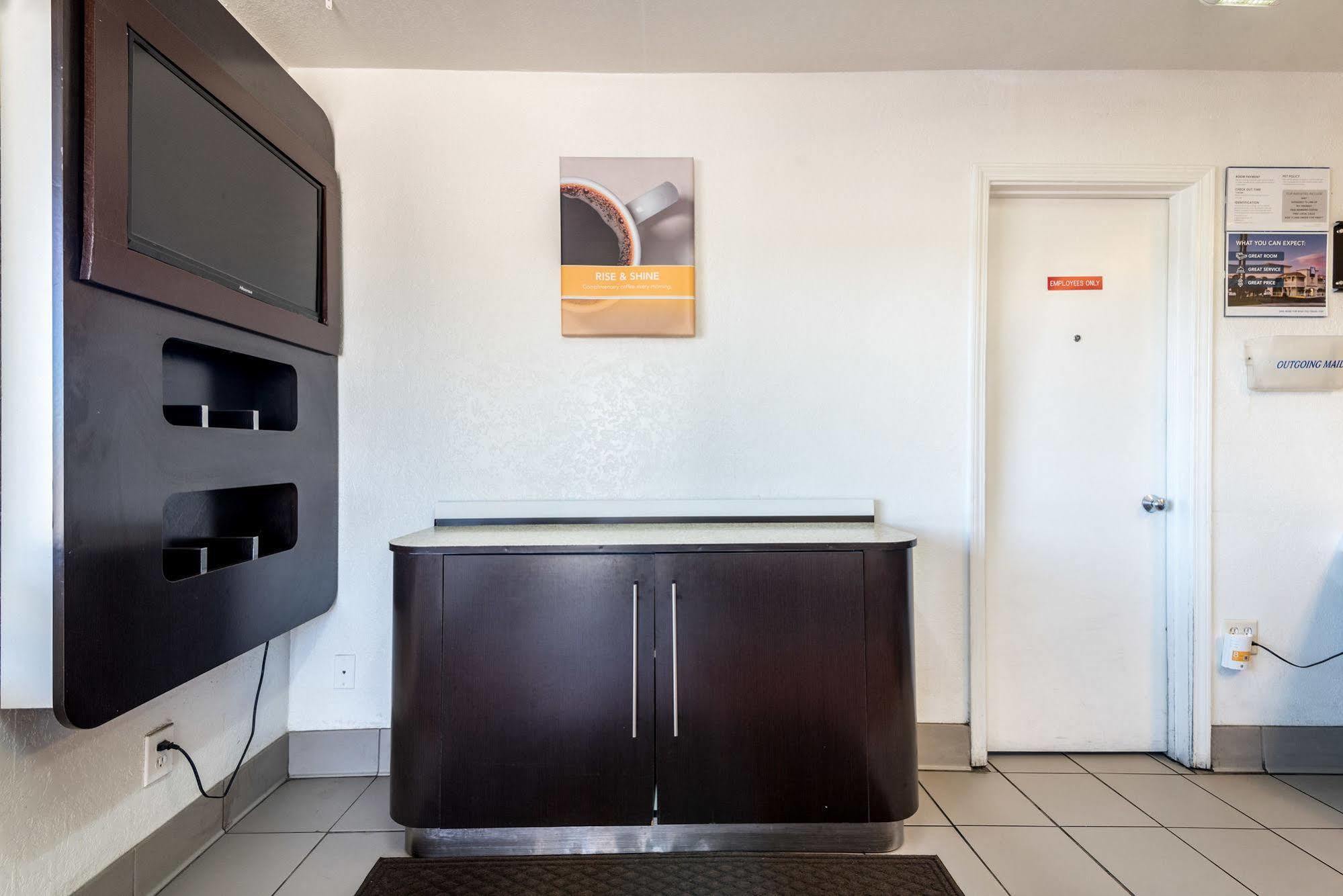 Rodeway Inn Монтгомери Экстерьер фото