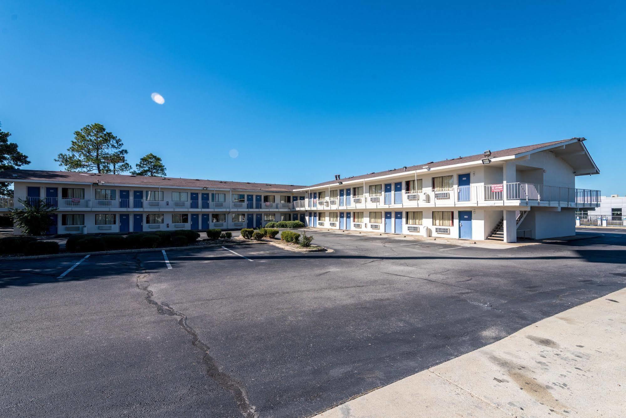 Rodeway Inn Монтгомери Экстерьер фото